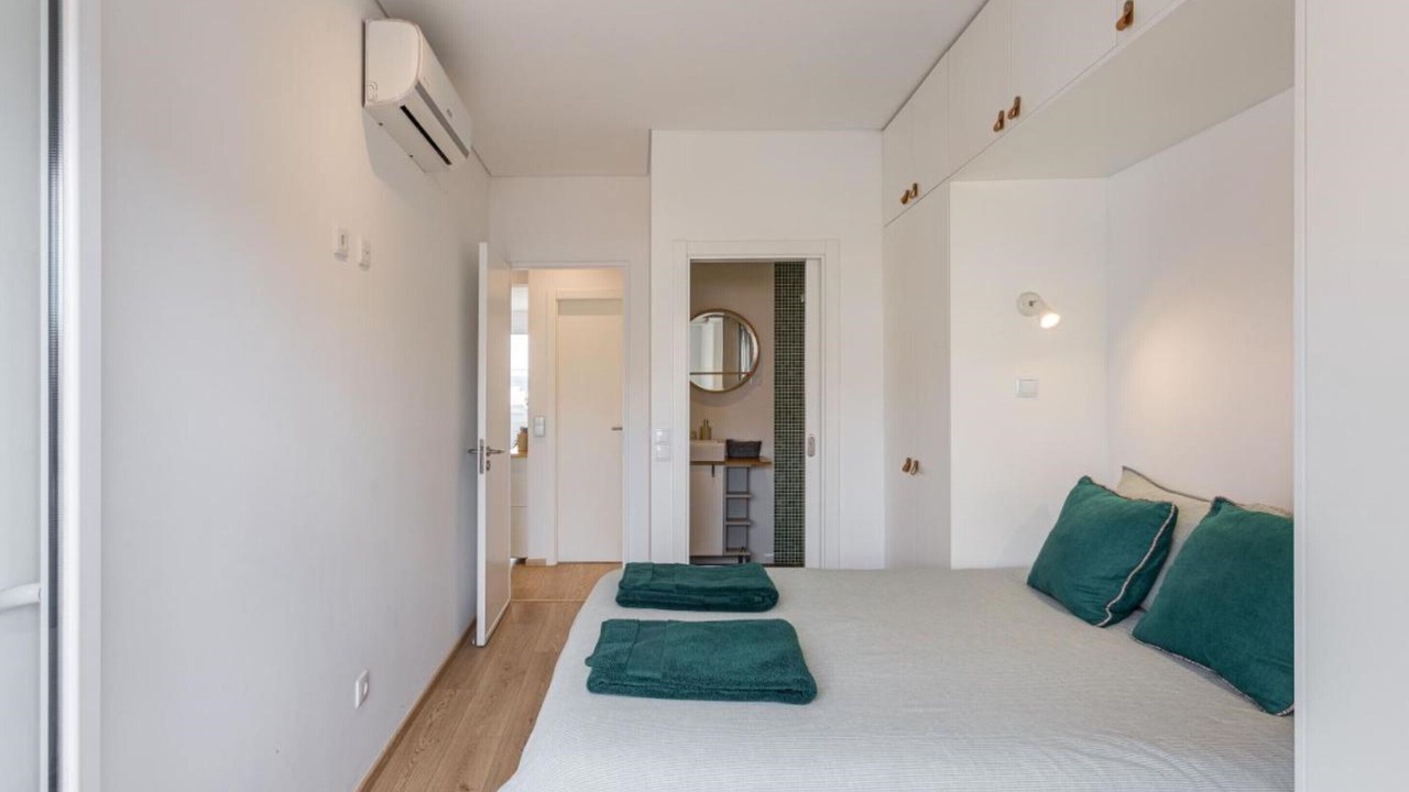 Photo of Bedroom in Linda-a-Velha