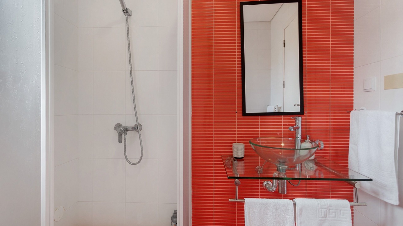 Photo of Bathroom in Capelas