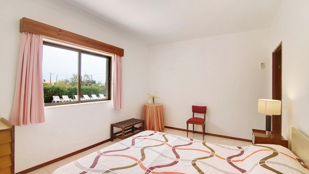 Photo of Bedroom in Alporchinhos
