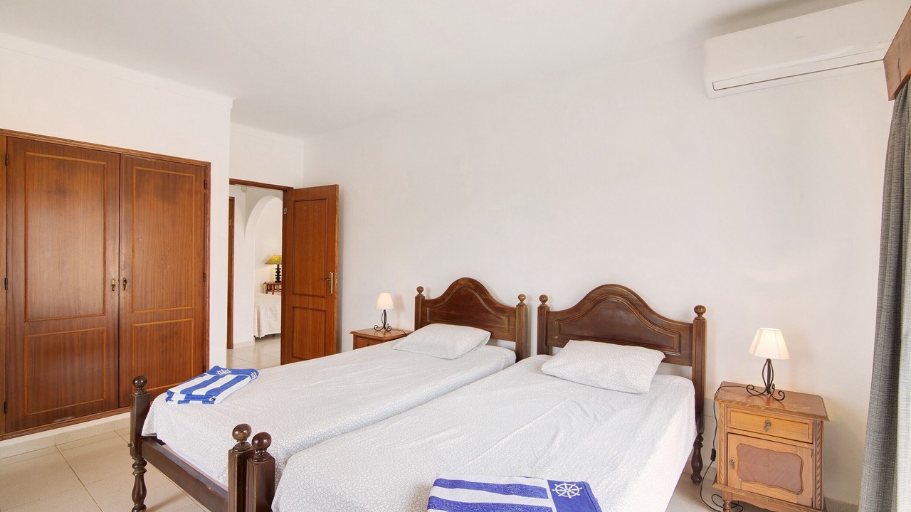 Photo of Bedroom in Alporchinhos