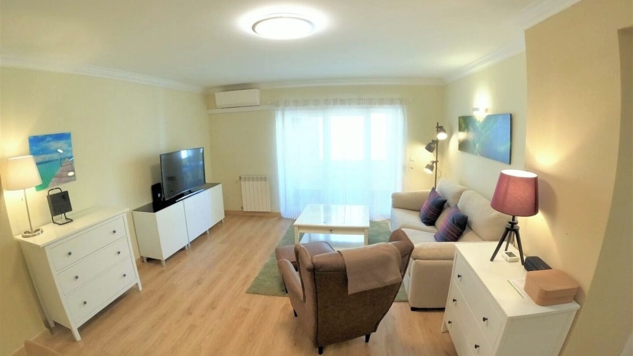 Photo of Livingroom in Linda-a-Velha