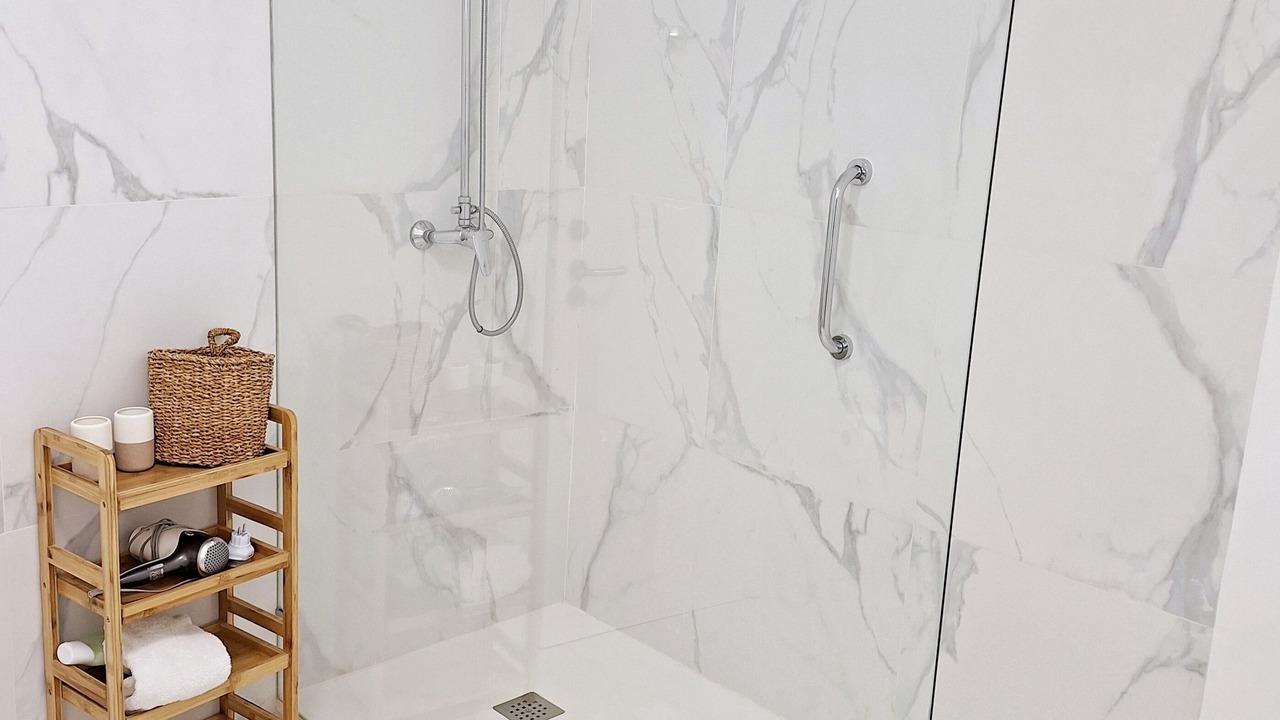 Photo of Bathroom in Salema