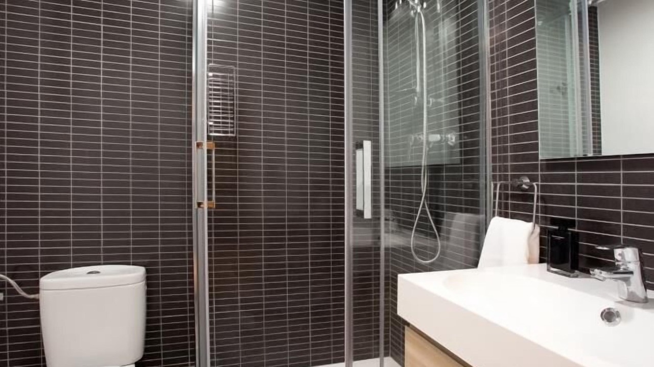 Photo of Bathroom in El Camp de l'Arpa del Clot