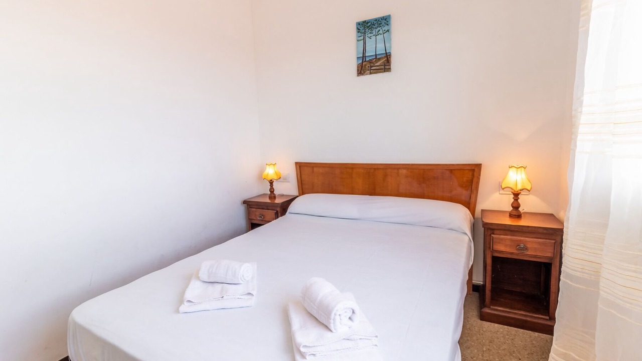 Photo of Bedroom in Llanca