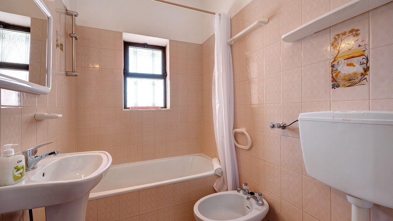 Photo of Bathroom in Funchal