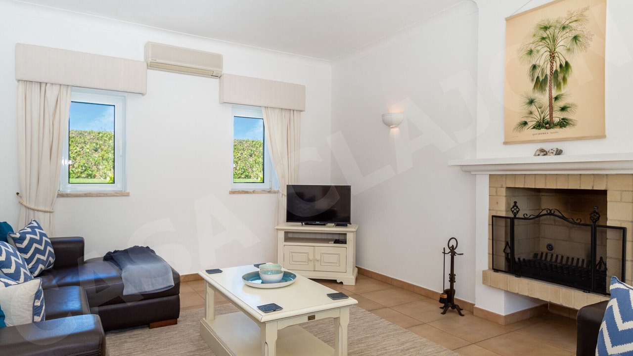 Photo of Livingroom in Budens