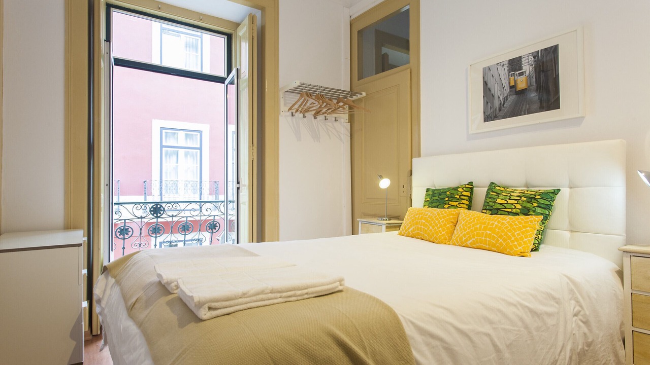 Photo of Bedroom in Baixa