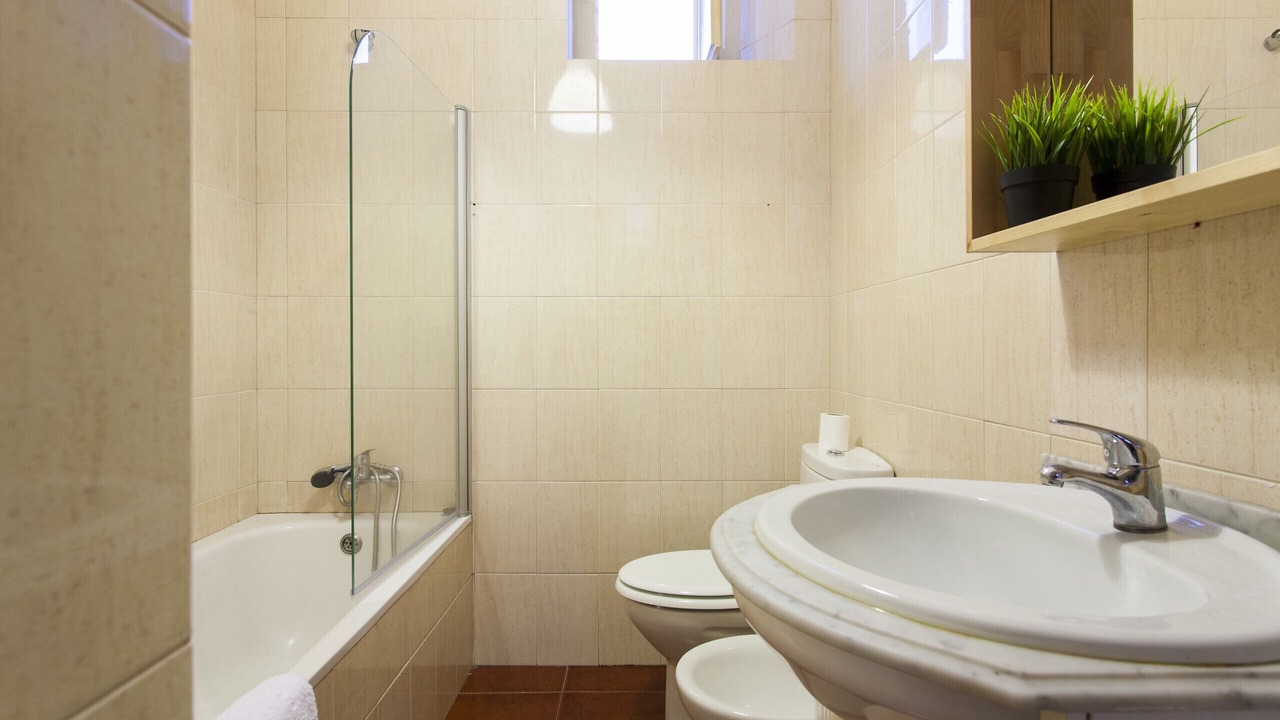 Photo of Bathroom in Baixa
