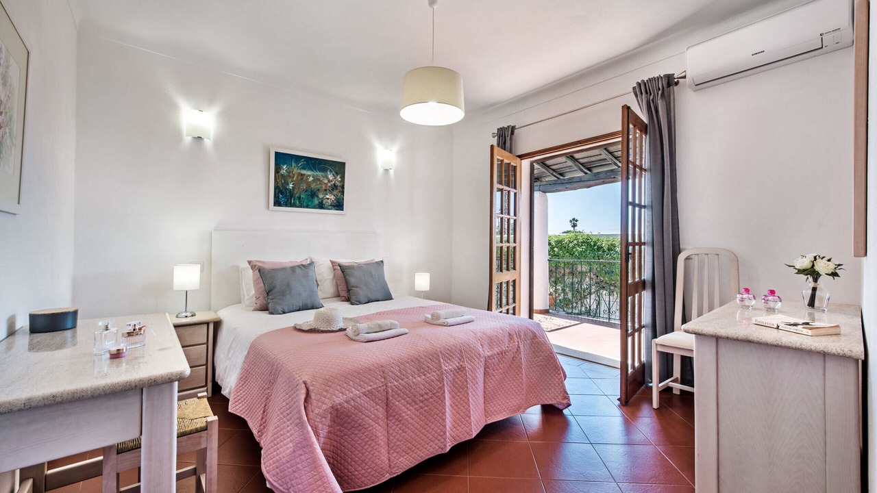 Photo of Bedroom in Vale de Parra