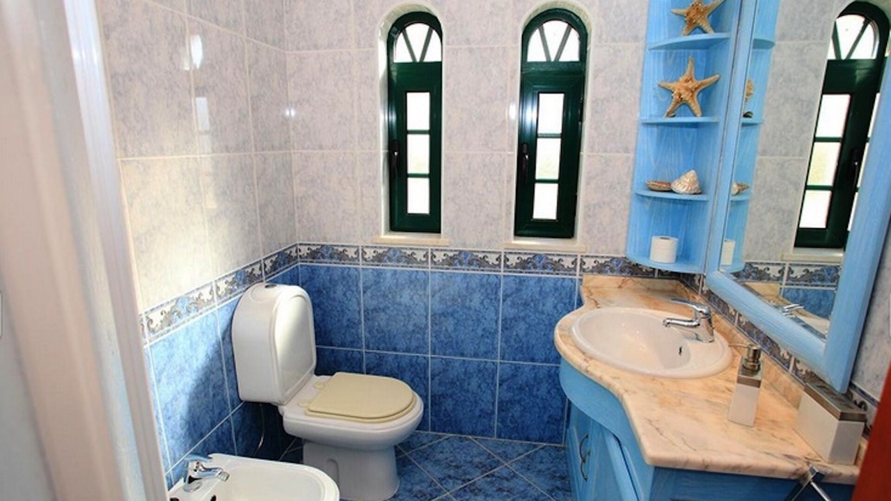 Photo of Bathroom in Gale