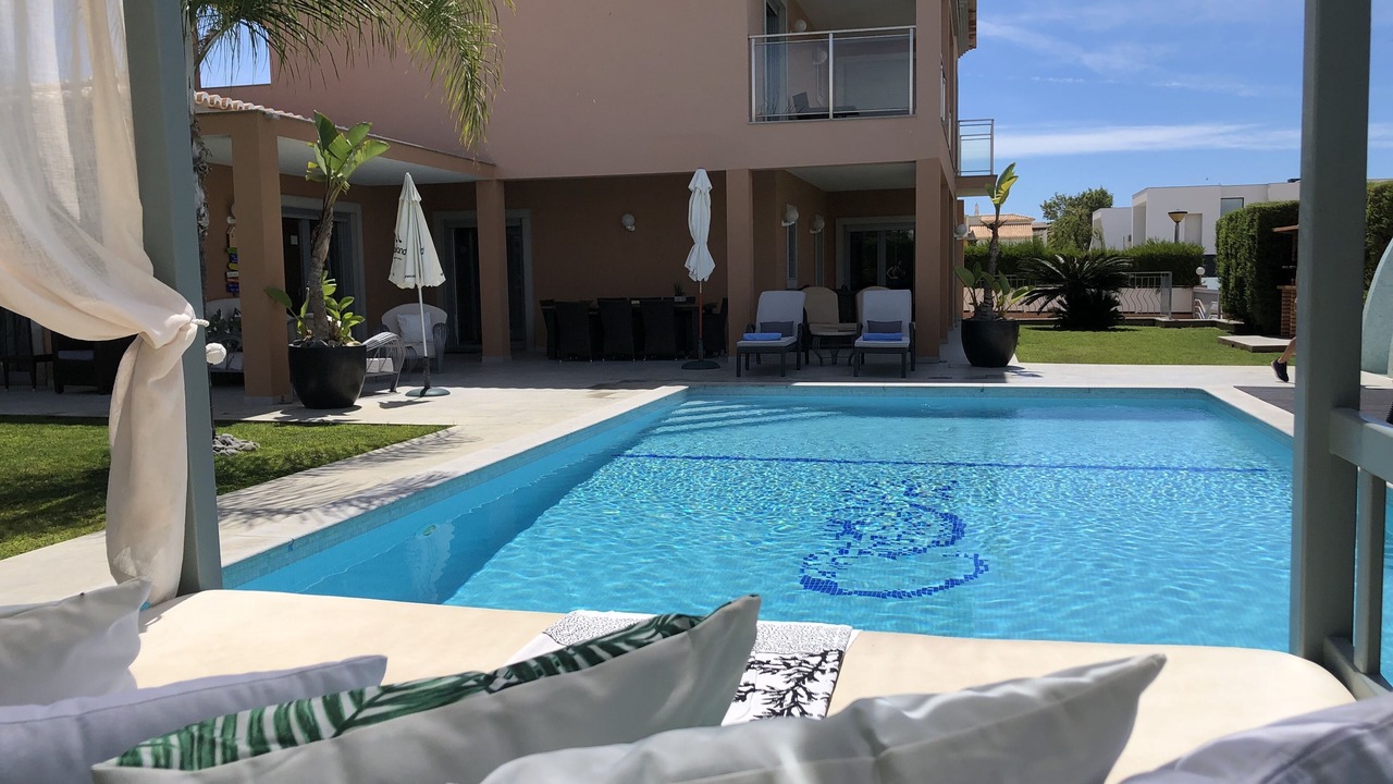 Photo of Outdoor in Gale