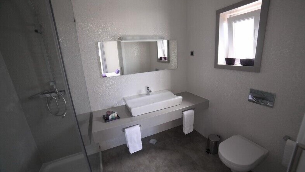 Photo of Bathroom in Gale