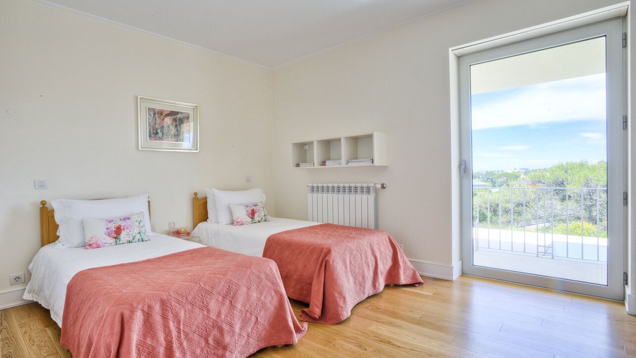 Photo of Bedroom in Estoril