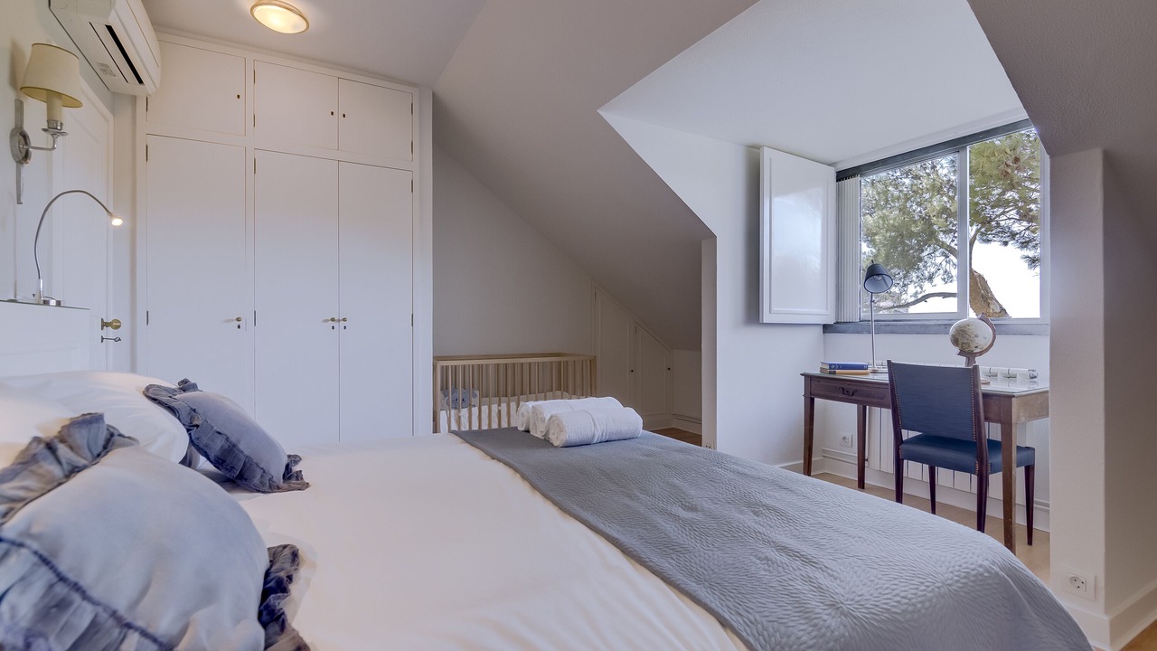 Photo of Bedroom in Estoril