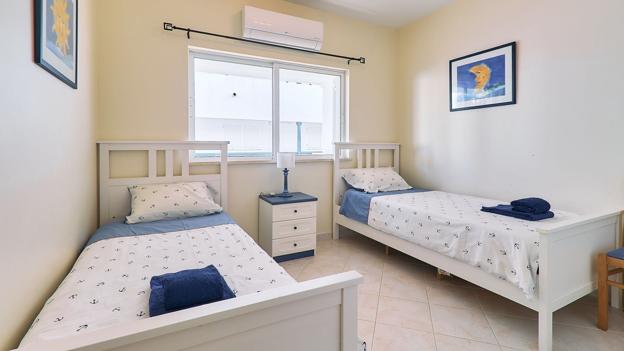 Photo of Bedroom in Alporchinhos