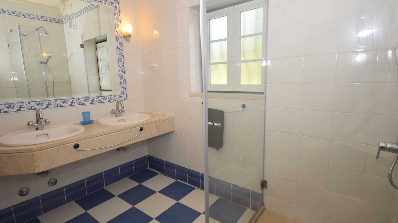 Photo of Bathroom in Caldas da Rainha