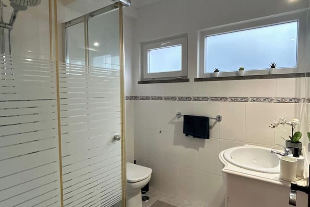 Photo of Bathroom in Oeiras