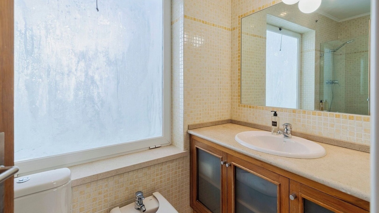 Photo of Bathroom in Azoia