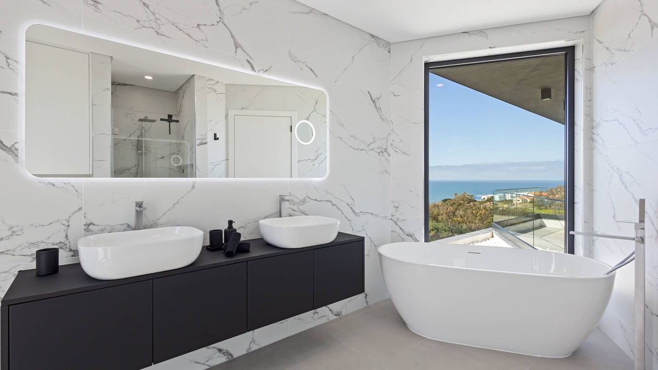 Photo of Bathroom in Atalaia