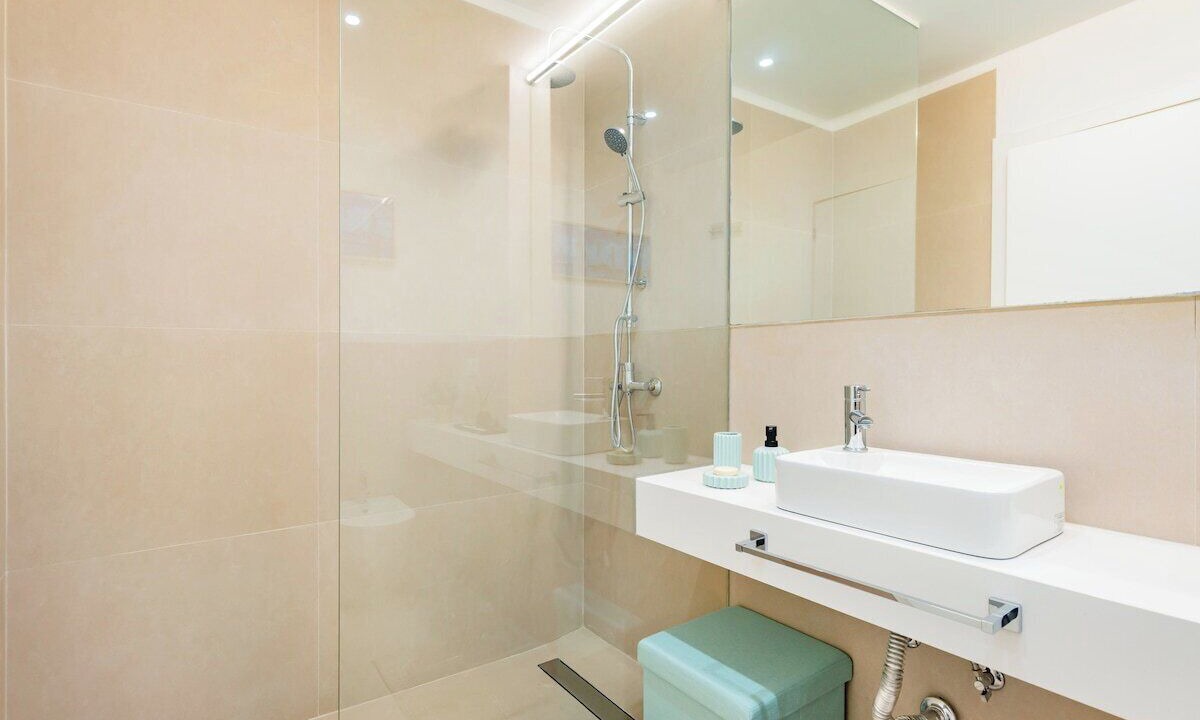 Photo of Bathroom in Paco De Arcos