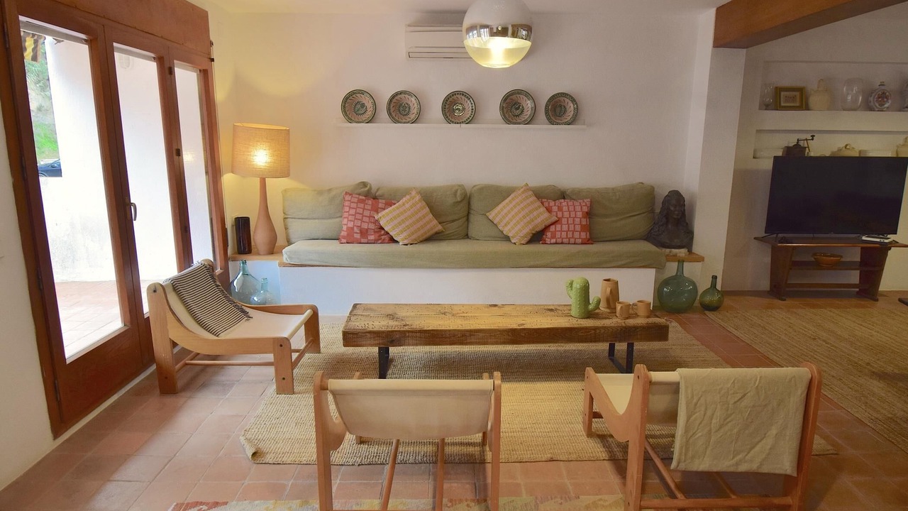 Photo of Livingroom in Tamariu