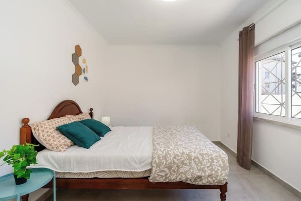 Photo of Bedroom in Costa de Caparica