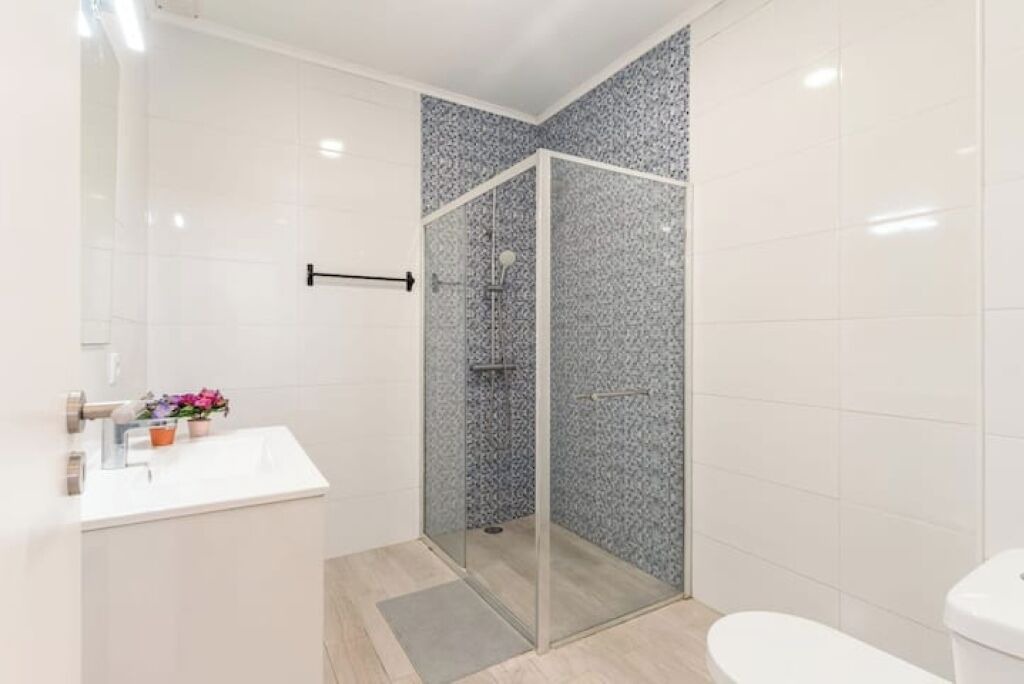 Photo of Bathroom in Costa de Caparica