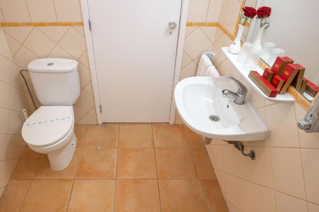 Photo of Bathroom in Oura