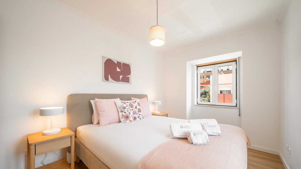 Photo of Bedroom in Linda-a-Velha