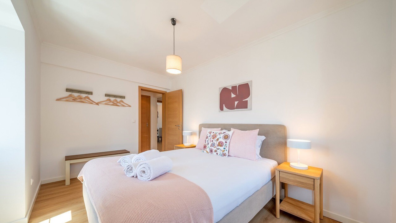 Photo of Bedroom in Linda-a-Velha