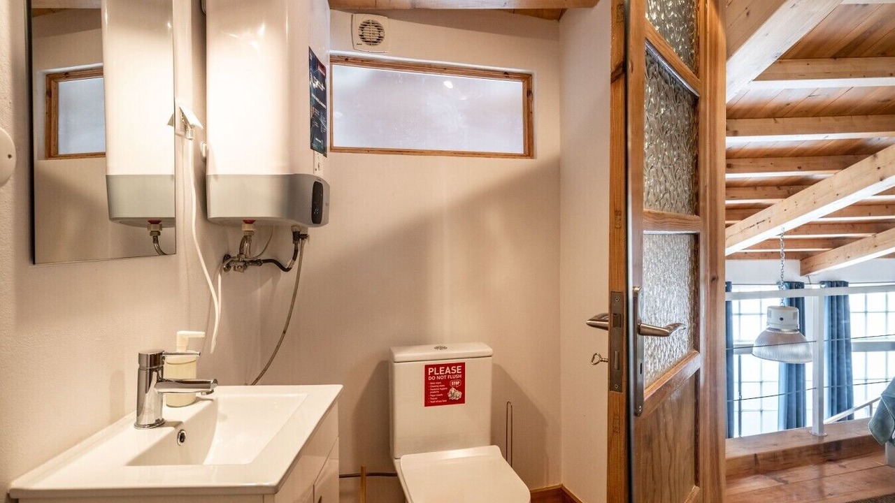 Photo of Bathroom in Caparica