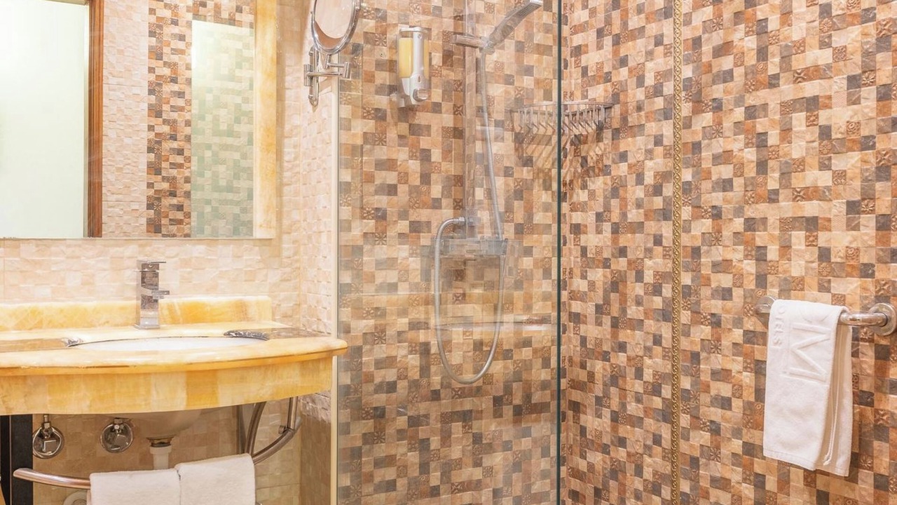 Photo of Bathroom in Oura