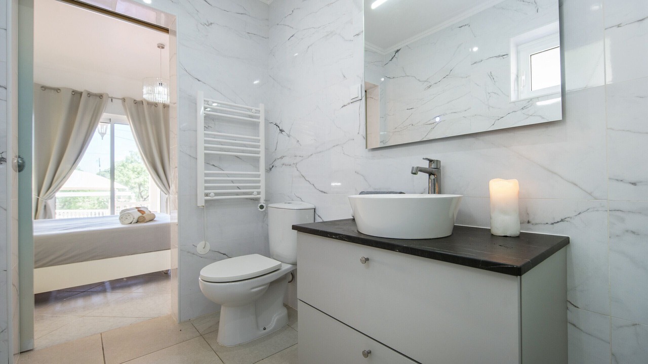 Photo of Bathroom in Lagoa e Carvoeiro