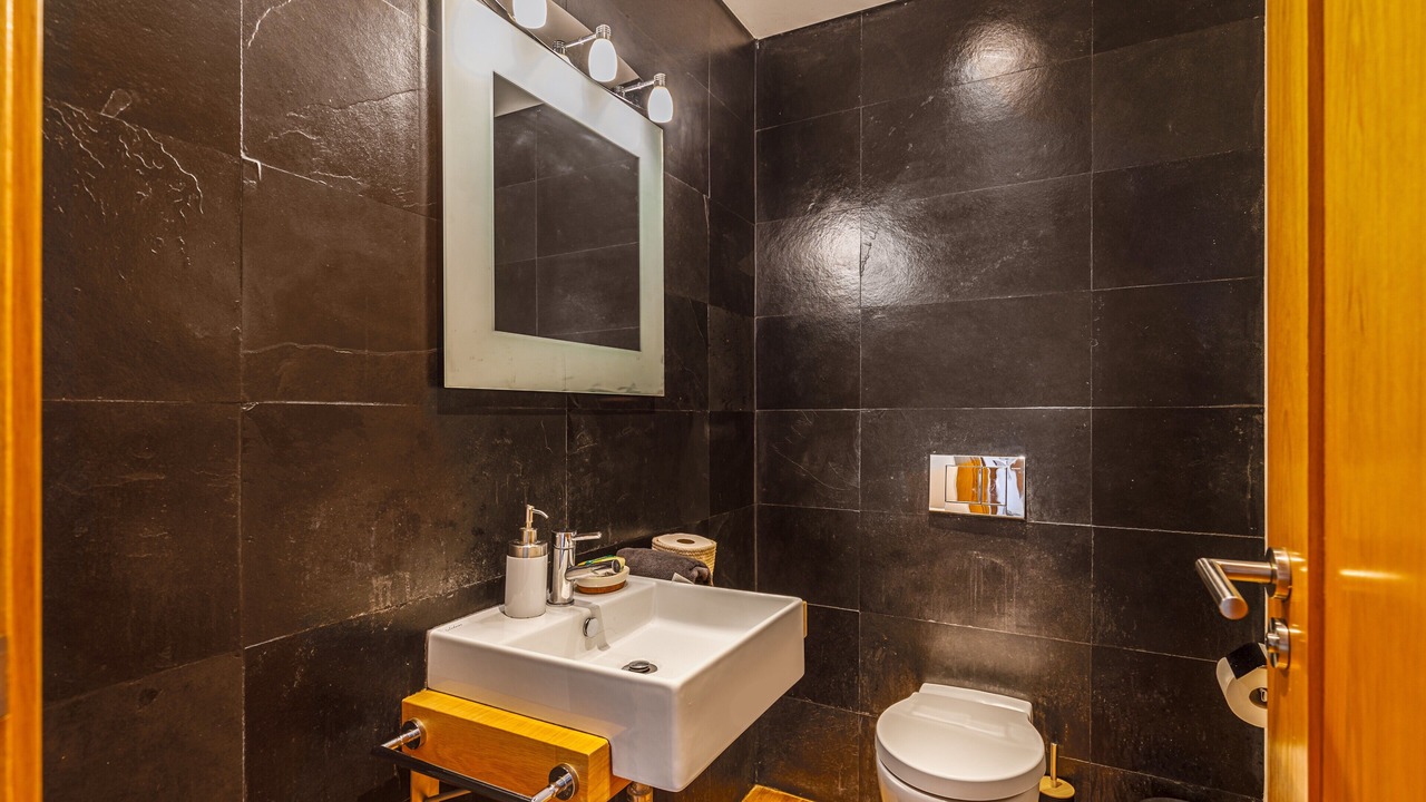 Photo of Bathroom in Cascais