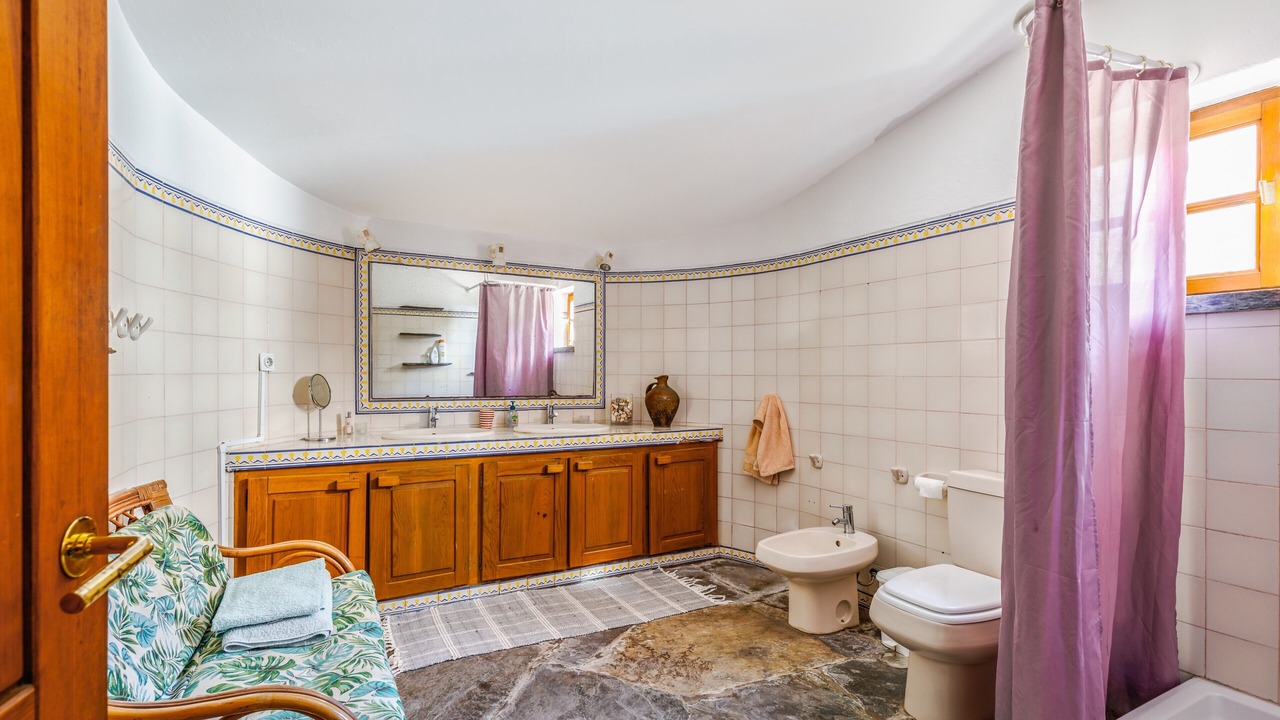 Photo of Bathroom in Azoia