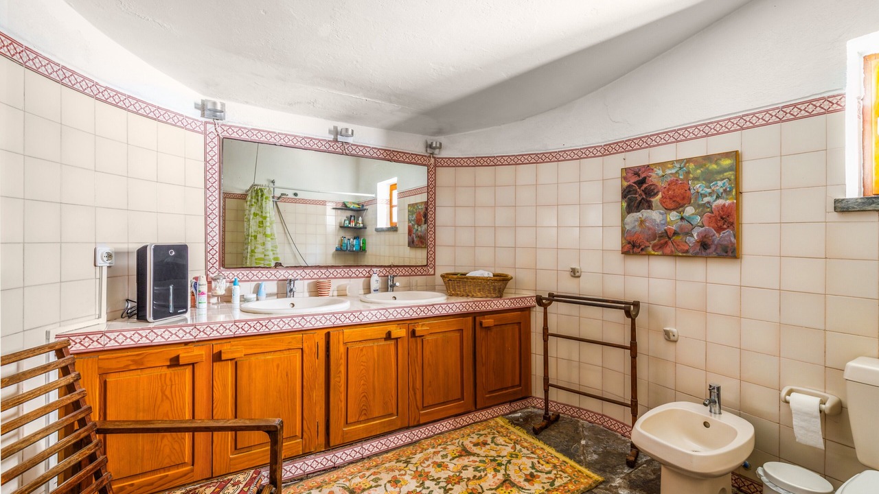 Photo of Bathroom in Azoia