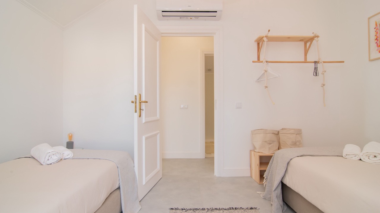 Photo of Bedroom in Estoril