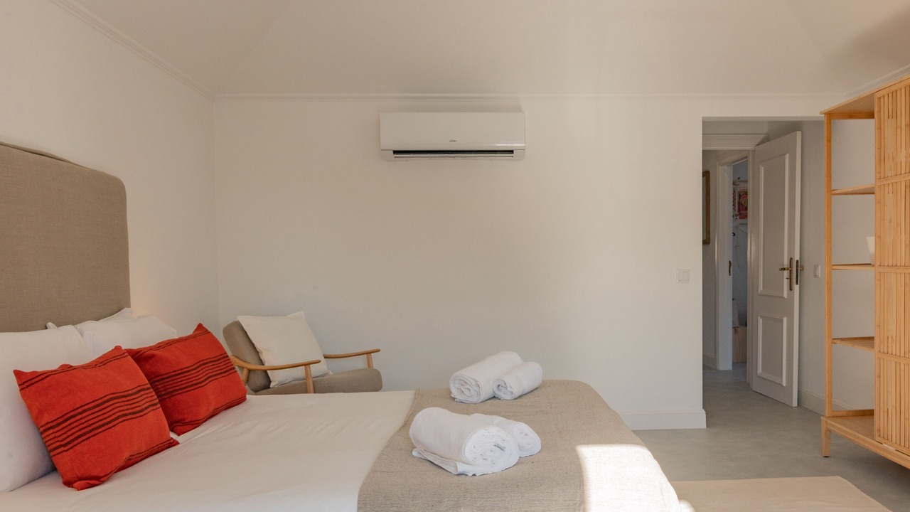 Photo of Bedroom in Estoril