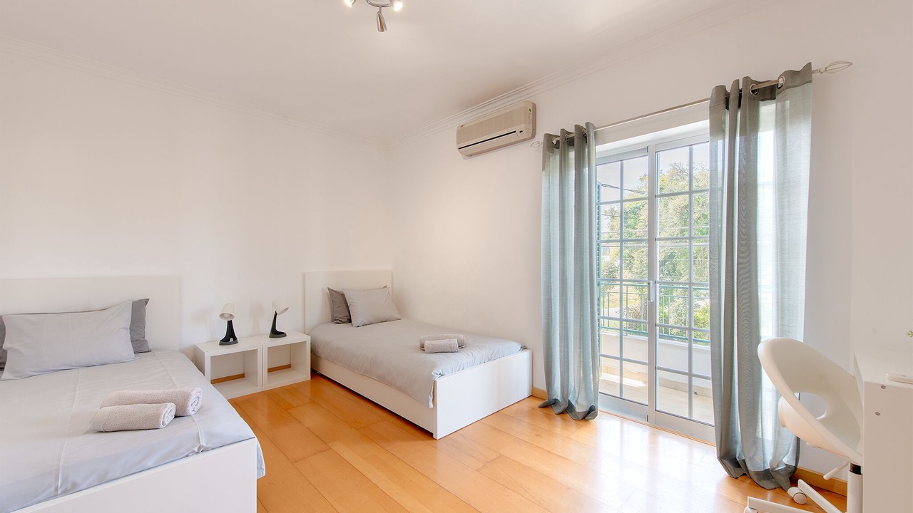 Photo of Bedroom in Charneca de Caparica e Sobreda
