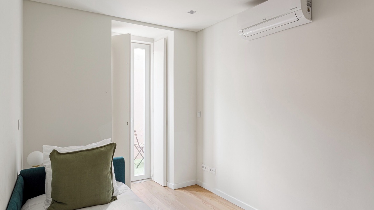 Photo of Bedroom in Linda-a-Velha