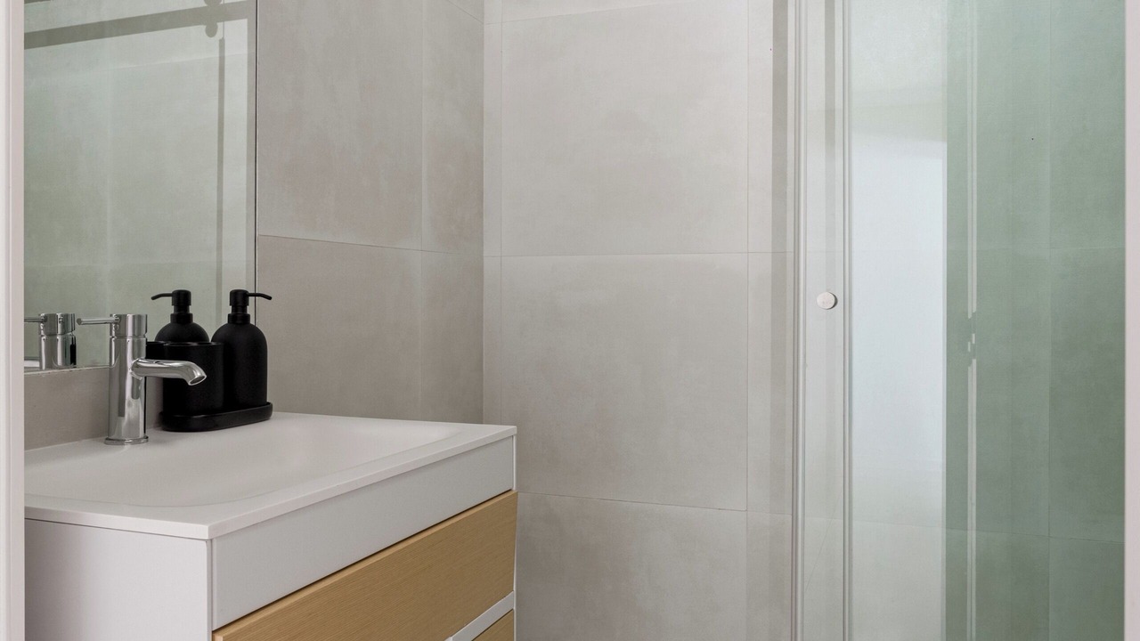 Photo of Bathroom in Linda-a-Velha