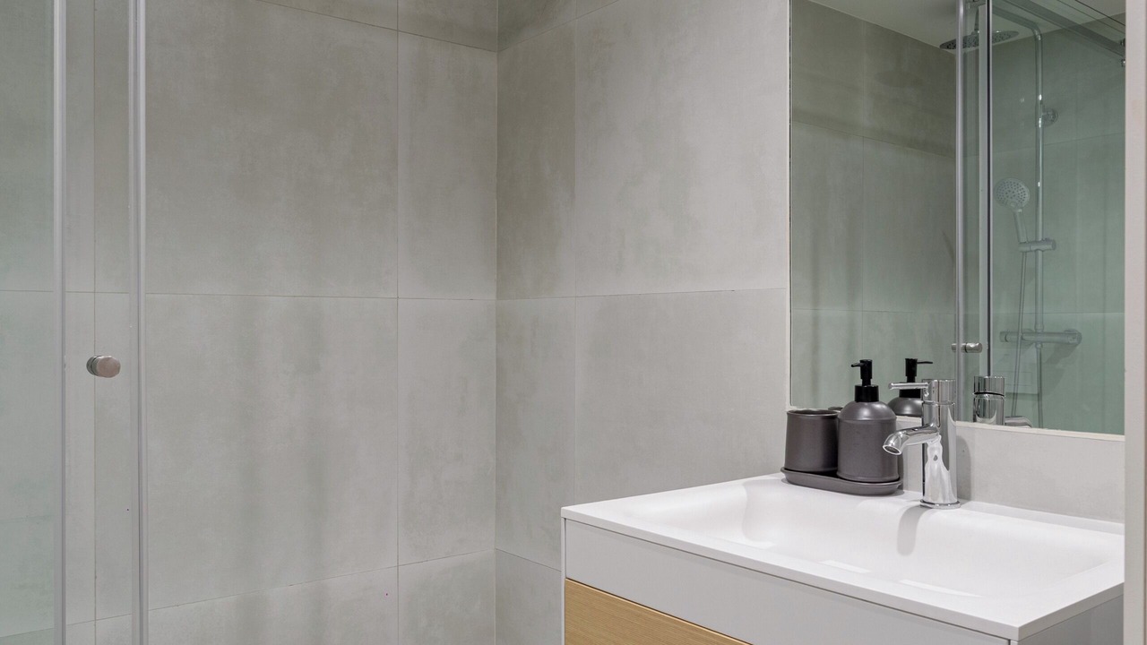 Photo of Bathroom in Linda-a-Velha