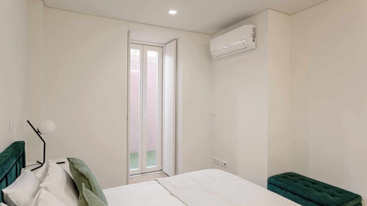 Photo of Bedroom in Linda-a-Velha