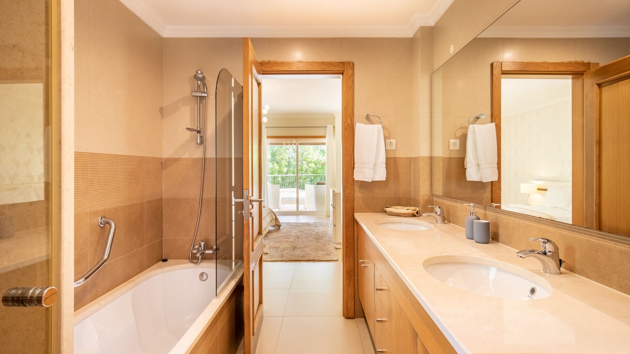 Photo of Bathroom in Funchal