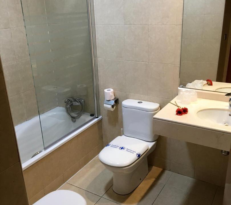 Photo of Bathroom in La Jonquera