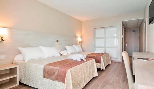 Double Room, Sea View (2 adults and 2 children)