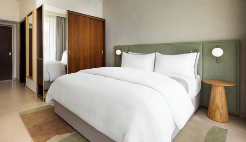 Deluxe Room, 1 King Bed, Balcony (Urban, View)
