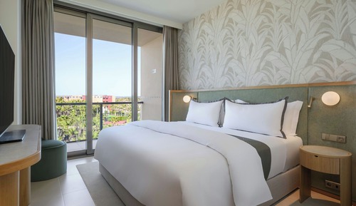 Junior Suite, 1 King Bed with Sofa bed, Balcony (Urban, View)