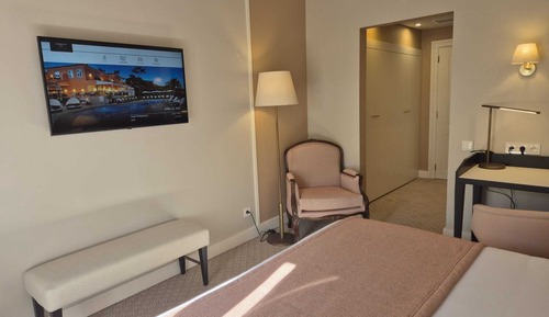 Deluxe Room, Partial Sea View and SPA access