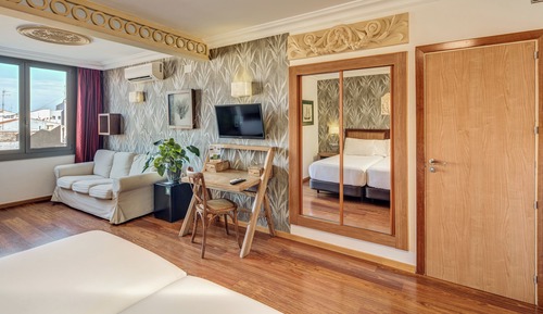 Classic Twin Room, Balcony